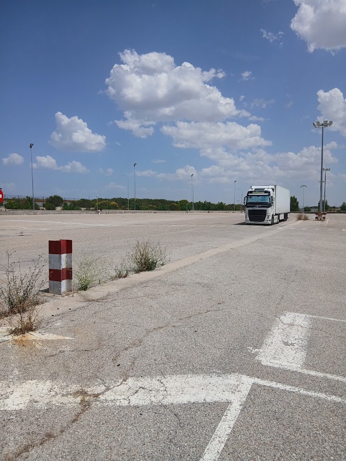 Aparcamiento camiones Fontioso