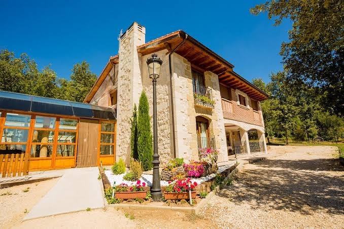 CASA RURAL MONTEALEGRE
