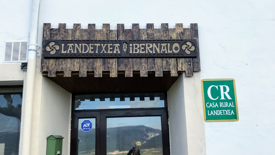 Ibernalo Rural: Casa Rural y Restaurante