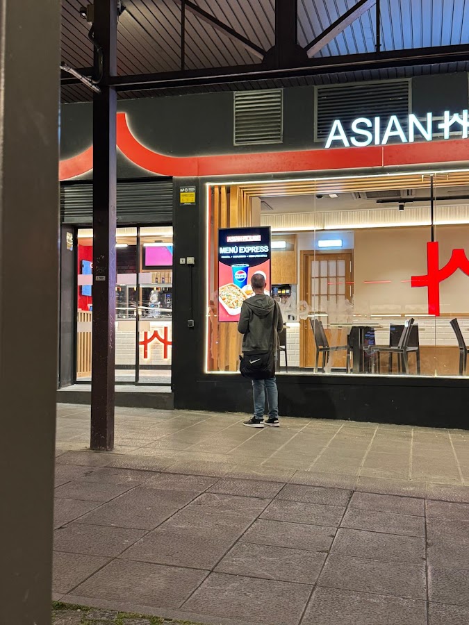 Asian House Puerta de Toledo – Fusión Asiática & Terraza