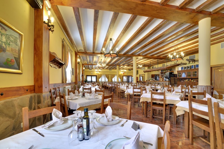 Bar Restaurante y Alojamiento La Parra