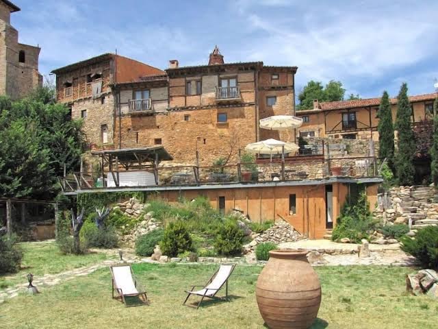 Casa del Cura de Calatañazor (Hotel Restaurante)