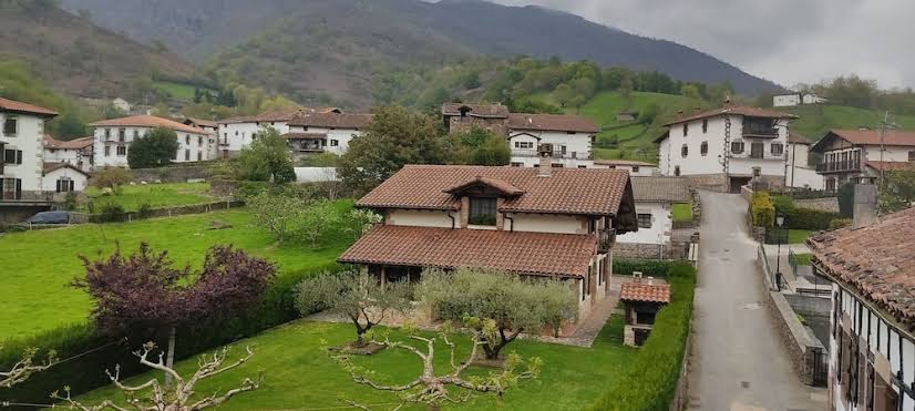 Hostal Mendaurpe