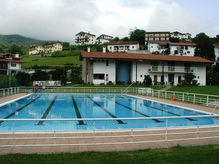 Igantziko Udal Igerilekua - Piscina Pública Municipal de Yanzi.