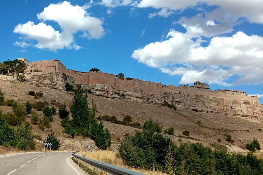 Muralla urbana de Rello