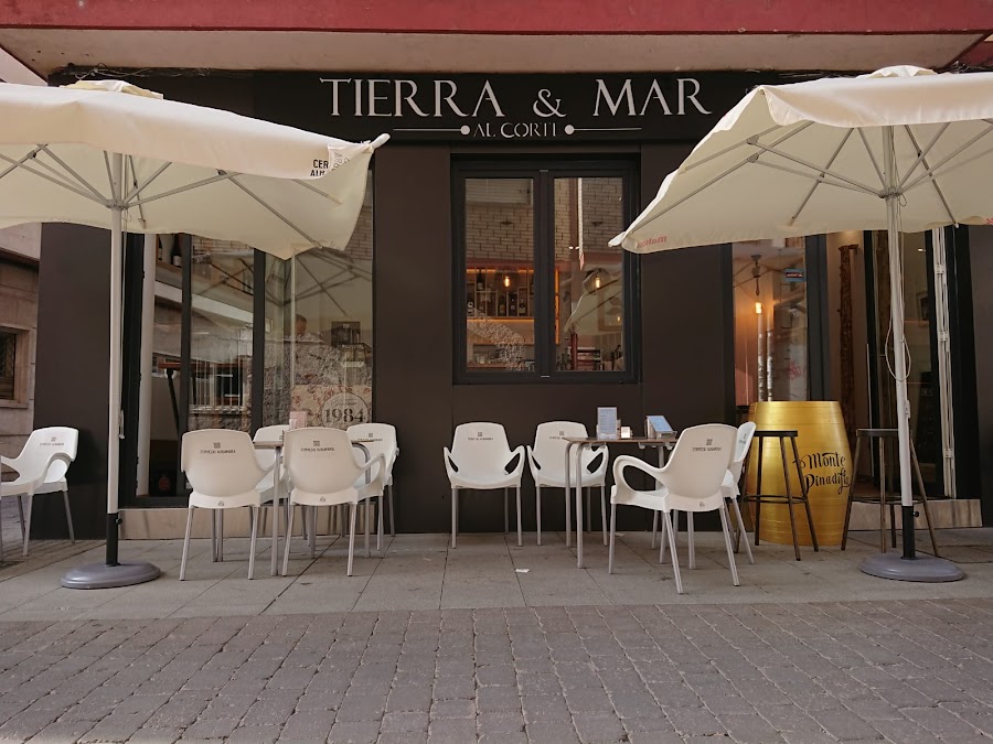Tierra y Mar al corte